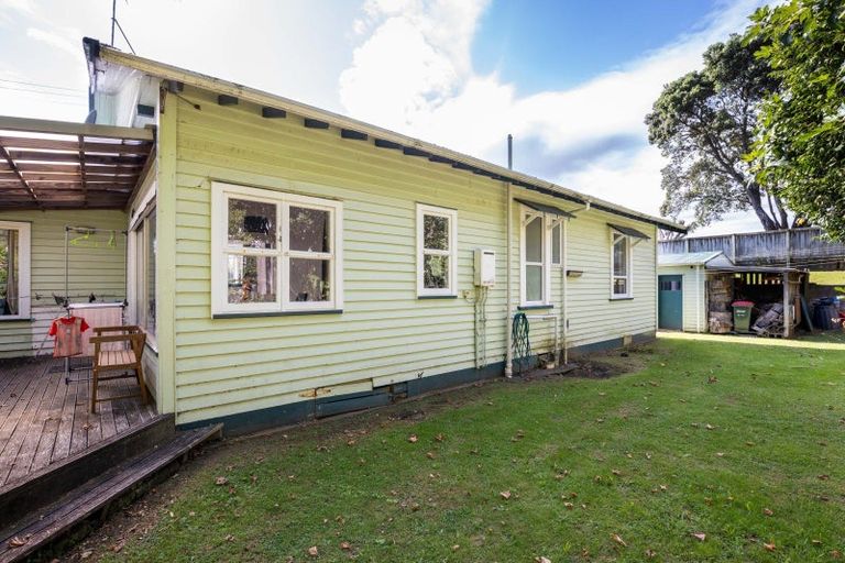 Photo of property in 6 Calvert Road, Moturoa, New Plymouth, 4310