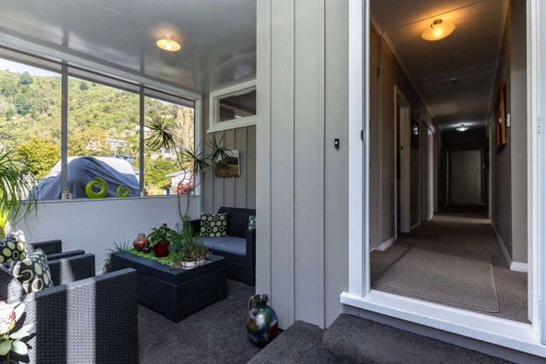 Photo of property in 14 Seaview Crescent, Picton, 7220
