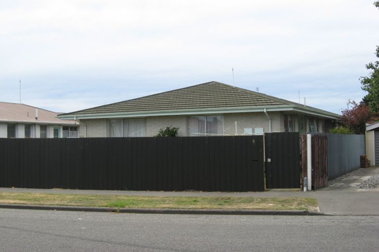 Photo of property in 1/6 Pateke Place, Bromley, Christchurch, 8062