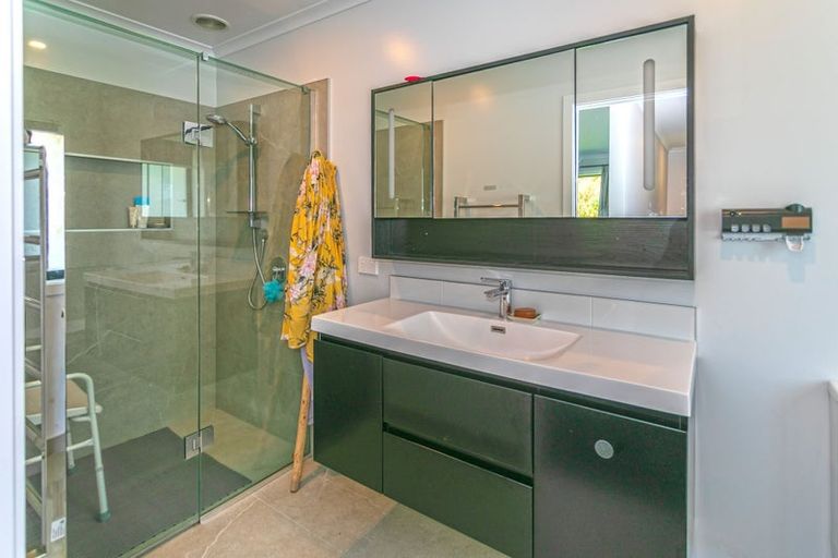 Photo of property in 2 Cherry Lane, Coromandel, 3506