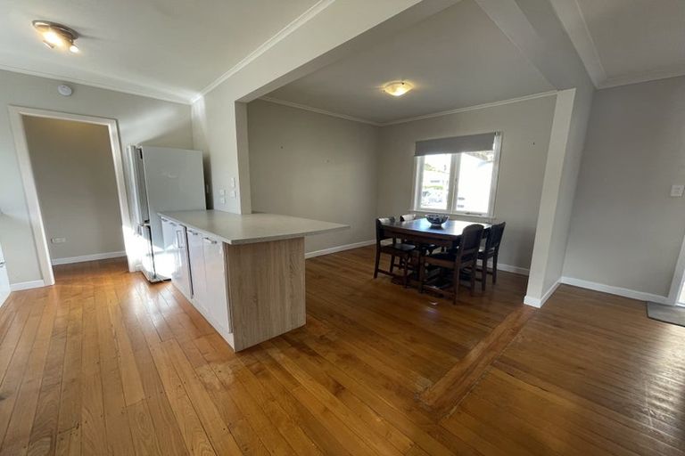 Photo of property in 35 Alma Road, Milford, Auckland, 0620