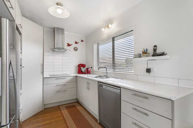 Photo of property in 42b Edward Avenue, Orewa, 0931