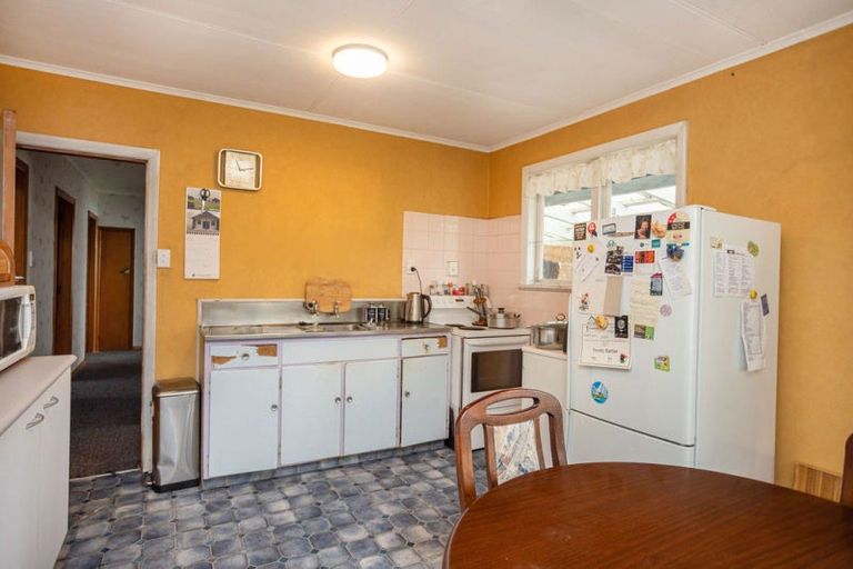 Photo of property in 5 Empire Street, Dannevirke, 4930