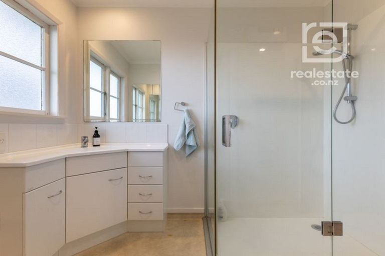 Photo of property in 11 Aberdeen Avenue, Takaro, Palmerston North, 4412