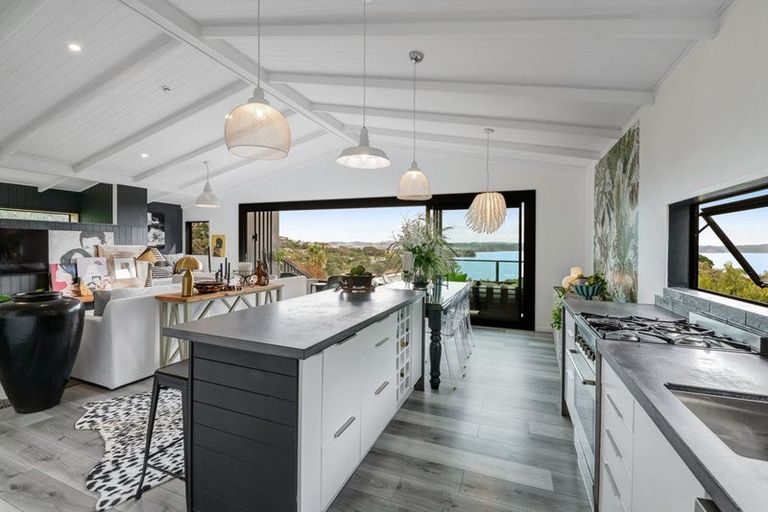 Photo of property in 30 Duncansby Road, Stanmore Bay, Whangaparaoa, 0932