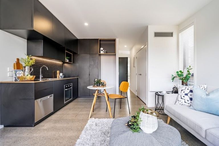 Photo of property in 6 Te Ara O Paetutu, Petone, Lower Hutt, 5012