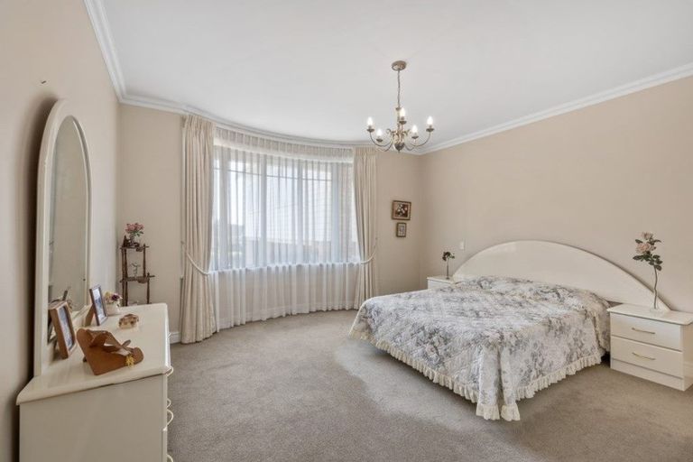 Photo of property in 104 Kitchener Road, Milford, Auckland, 0620