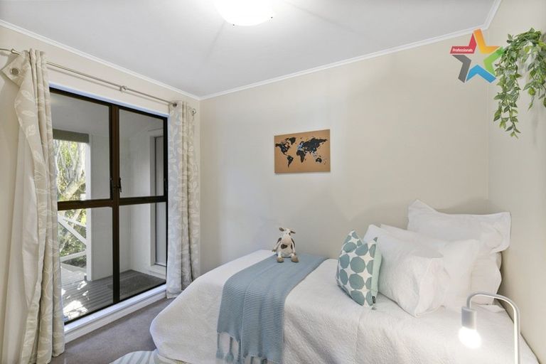 Photo of property in 4 Alanbrooke Place, Karori, Wellington, 6012