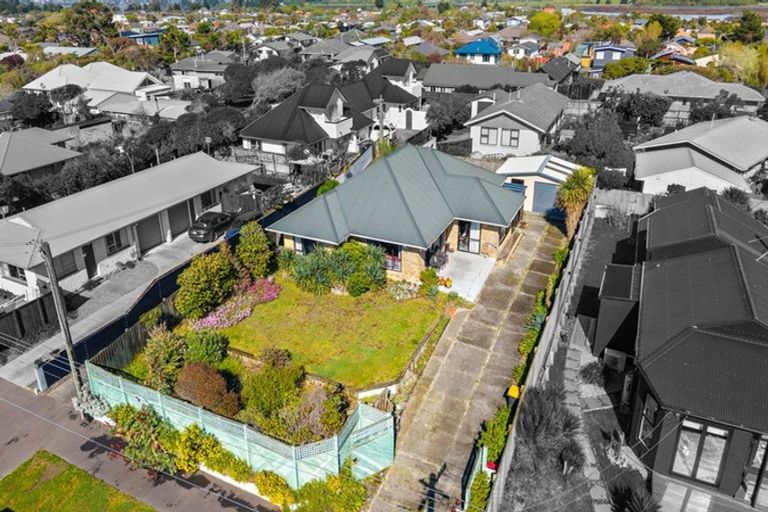 Photo of property in 333 Marine Parade, New Brighton, Christchurch, 8061