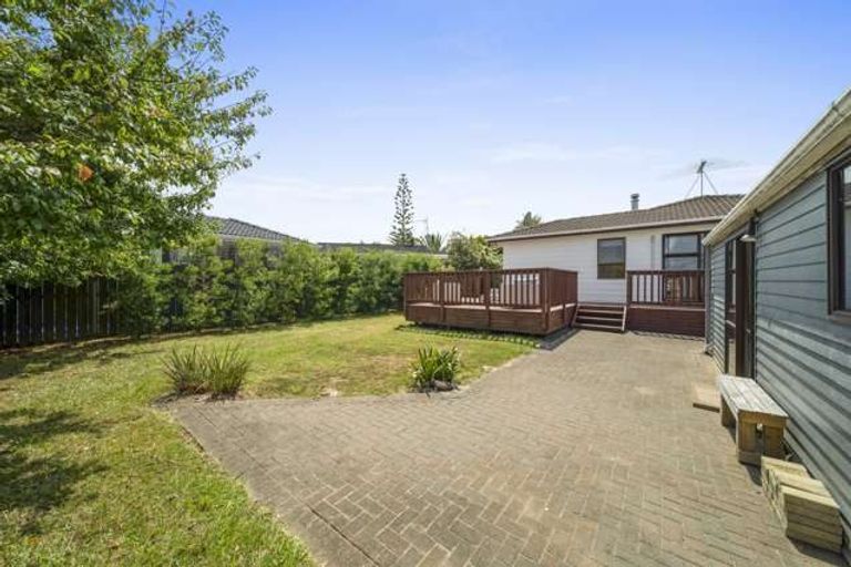 Photo of property in 12 Lyren Place, Half Moon Bay, Auckland, 2012