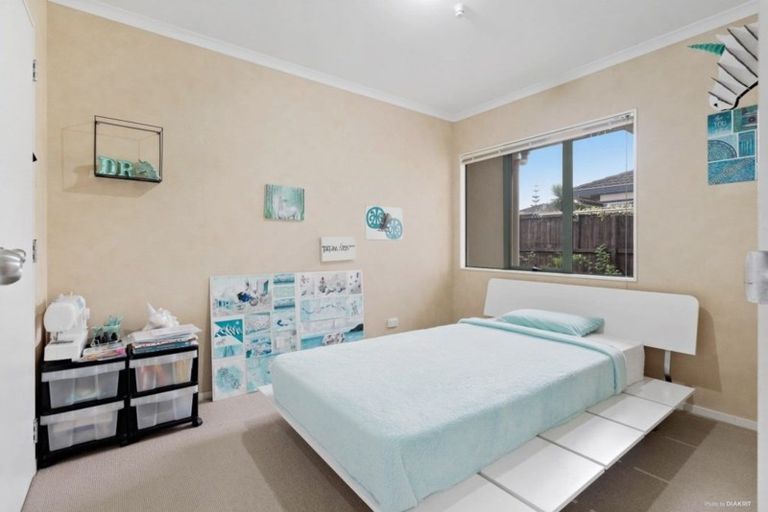 Photo of property in 70 Armoy Drive, East Tamaki, Auckland, 2016