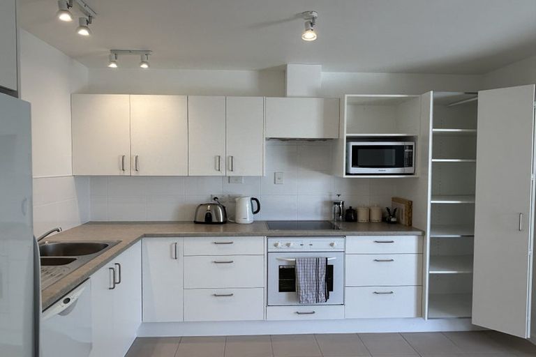 Photo of property in 22 Dorking Road, Brooklyn, Wellington, 6021