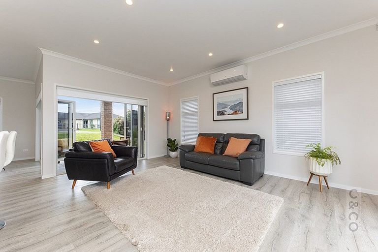 Photo of property in 80 Pohutukawa Parade, Riverhead, 0820