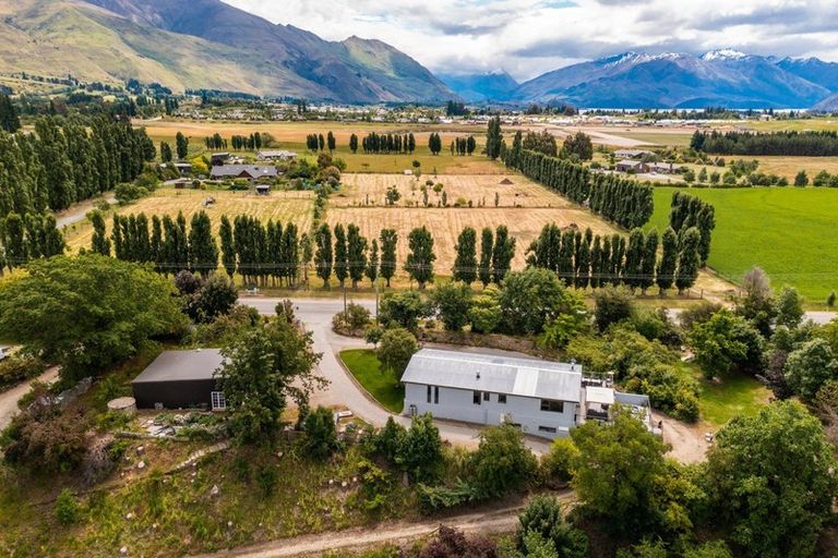 Photo of property in 289 Riverbank Road, Wanaka, 9382