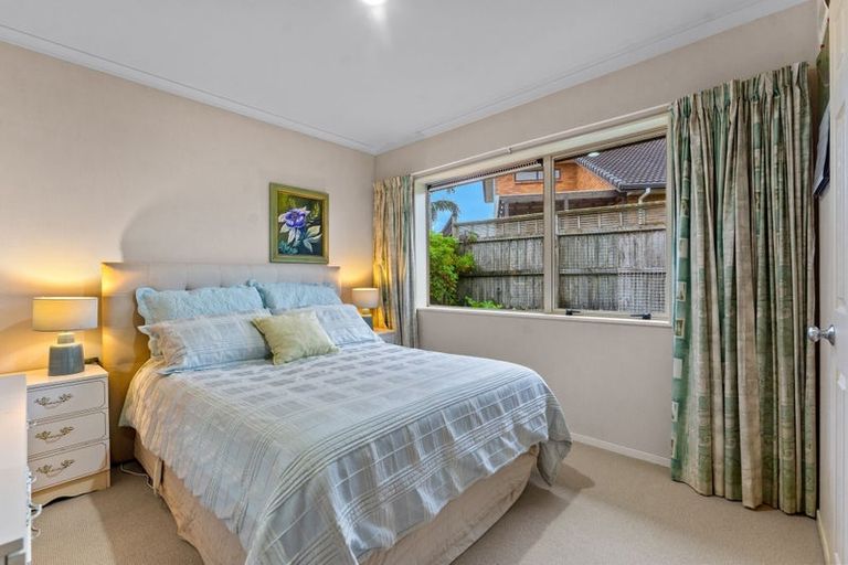 Photo of property in 2 Piriti Drive, Te Atatu Peninsula, Auckland, 0610