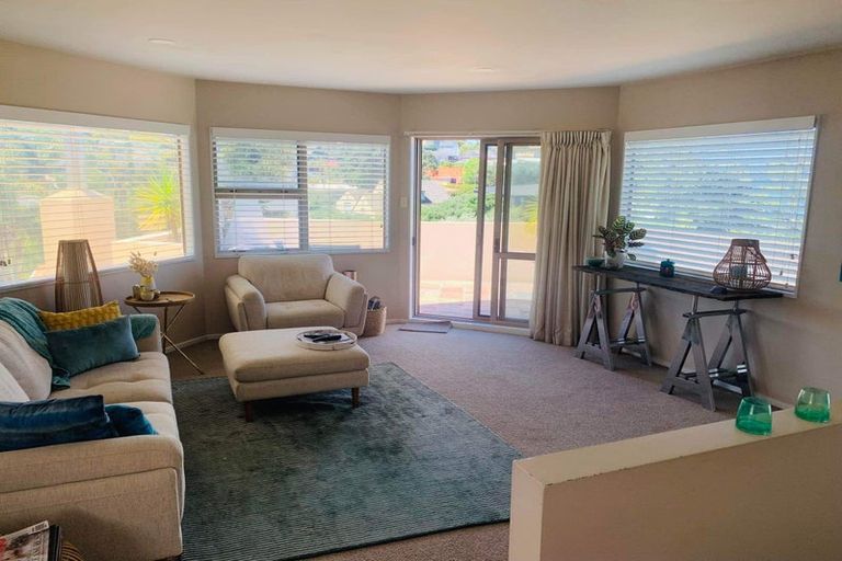 Photo of property in 1/464 Beach Road, Murrays Bay, Auckland, 0630