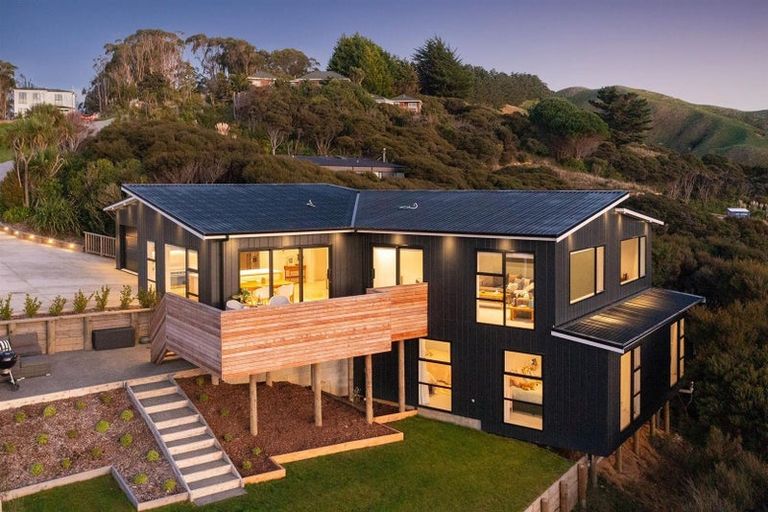 Photo of property in 65 Exploration Way, Whitby, Porirua, 5024