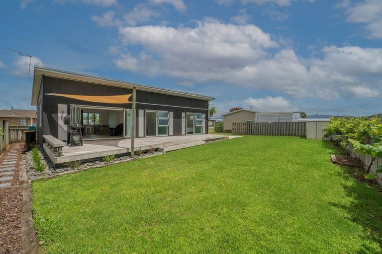 Photo of property in 35 Carina Way, Whitianga, 3510