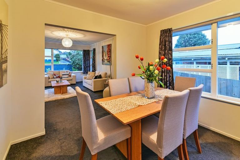 Photo of property in 39 Hobart Crescent, Wattle Downs, Auckland, 2103