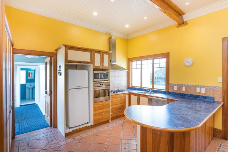 Photo of property in 92 Wood Street, Takaro, Palmerston North, 4410