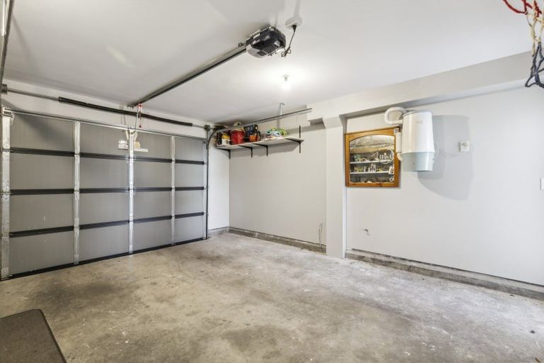 Photo of property in 2b Paratu Way, Strathmore Park, Wellington, 6022