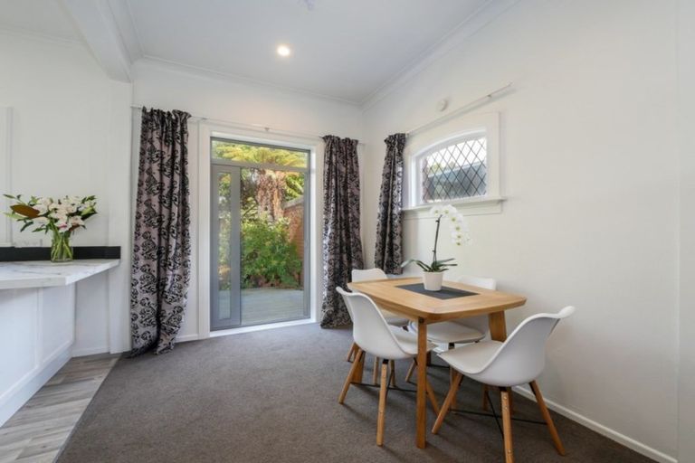 Photo of property in 33 Beach Street, Saint Clair, Dunedin, 9012