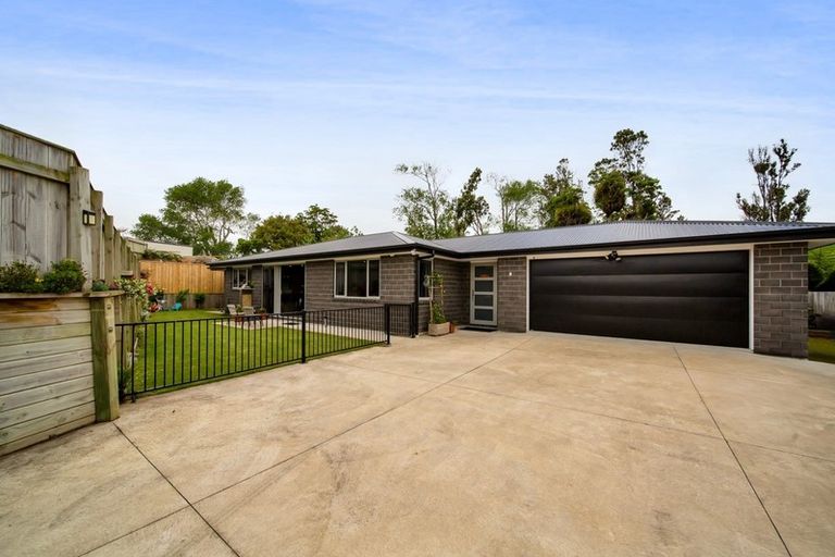 Photo of property in 8 Garrett Drive, Whalers Gate, New Plymouth, 4310