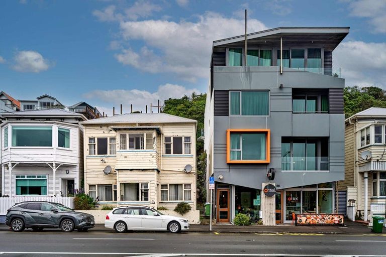 Photo of property in 68 Oriental Parade, Oriental Bay, Wellington, 6011