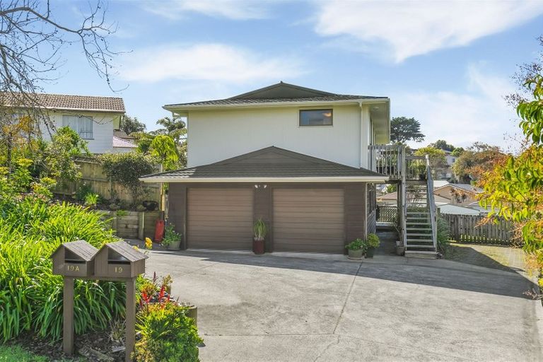 Photo of property in 19 Peterhouse Place, West Harbour, Auckland, 0618