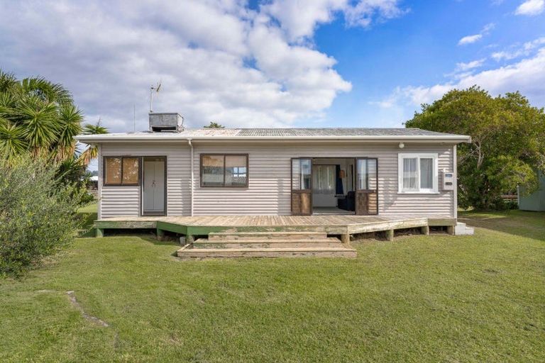 Photo of property in 114 Sylvia Road, Whangamata, 3620