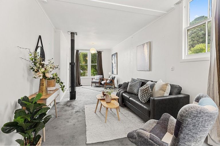 Photo of property in 5 Edinburgh Terrace, Berhampore, Wellington, 6023