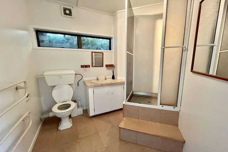 Photo of property in 34 Telstar Place, Beach Haven, Auckland, 0626