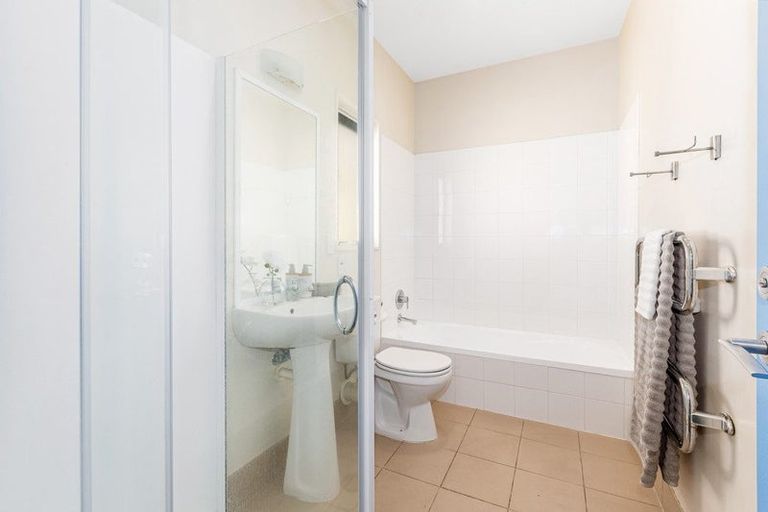 Photo of property in Columbia Apartments, 22/32 Cuba Street, Te Aro, Wellington, 6011