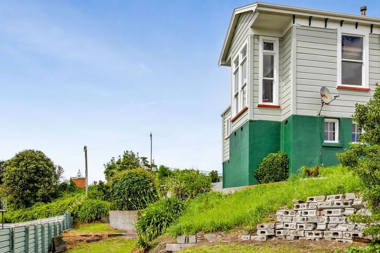Photo of property in 20 Cambridge Street, Patea, 4520