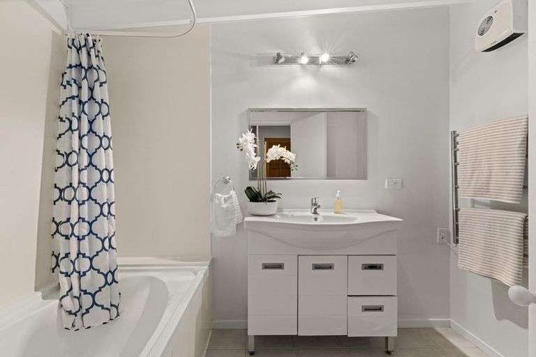 Photo of property in 34b Tanner Street, Havelock North, 4130