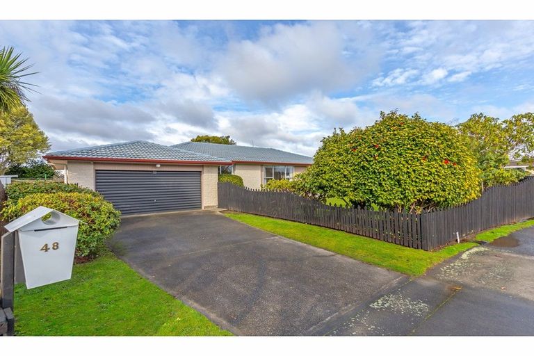 Photo of property in 48 Oldwood Street, Bishopdale, Christchurch, 8053