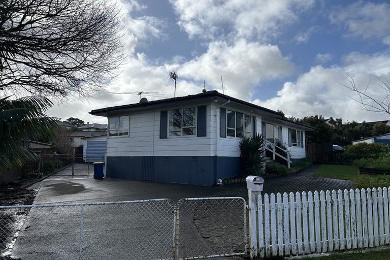 Photo of property in 5 Crosby Road, West Harbour, Auckland, 0618