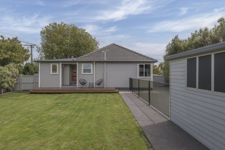 Photo of property in 35 Aorangi Road, Bryndwr, Christchurch, 8053