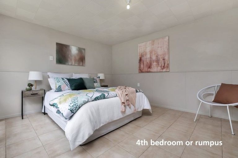 Photo of property in 96 Eskdale Road, Birkdale, Auckland, 0626