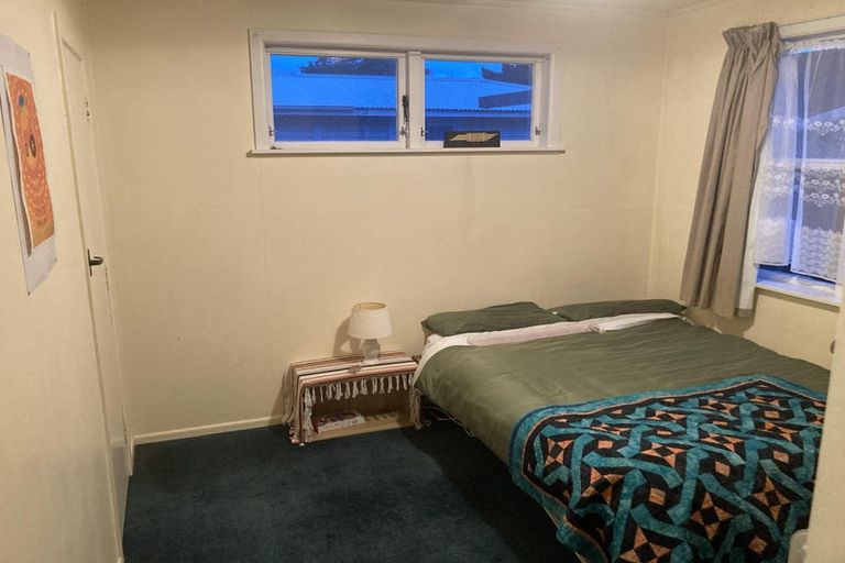 Photo of property in 70 Brandon Street, Featherston, 5710