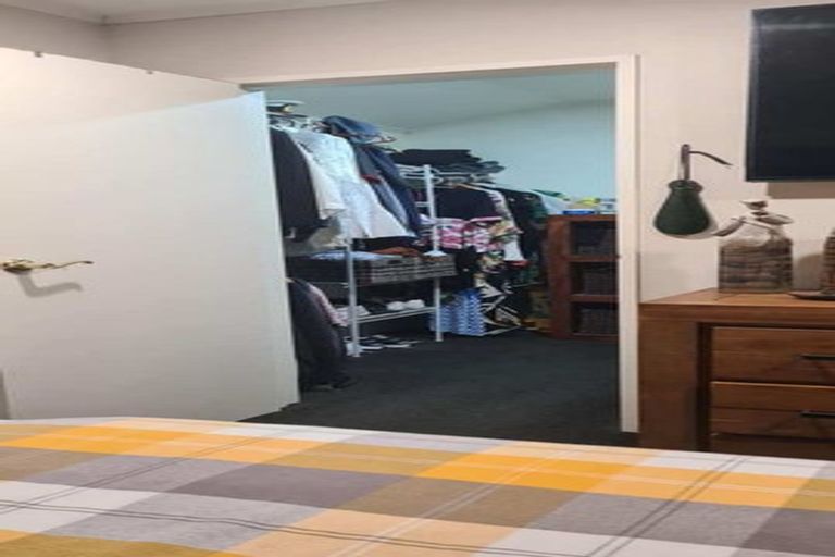 Photo of property in 2/224 Forrest Hill Road, Forrest Hill, Auckland, 0620