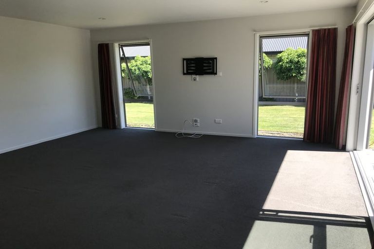 Photo of property in 27 Handley Crescent, Wigram, Christchurch, 8042