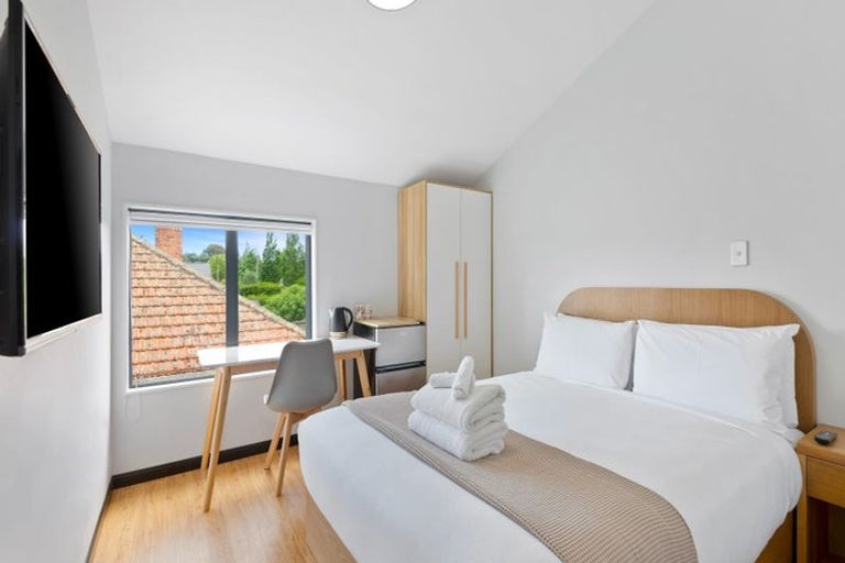 Photo of property in 6 Brookfield Avenue, Onehunga, Auckland, 1061