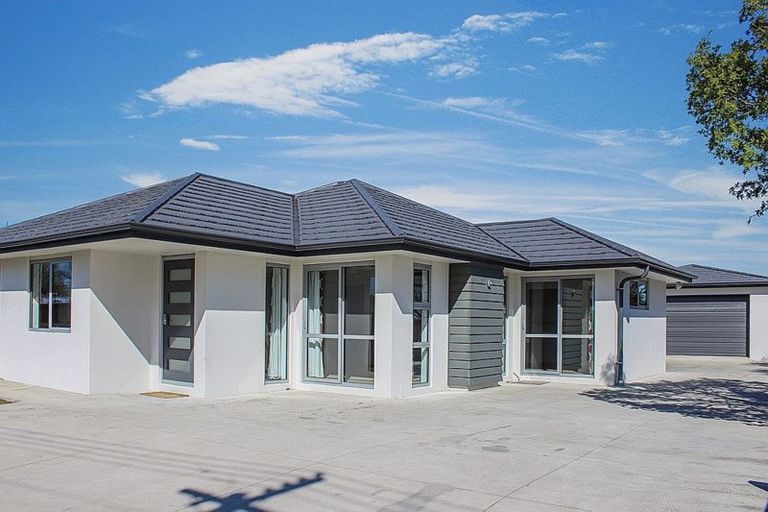 Photo of property in 160 Travis Road, New Brighton, Christchurch, 8083