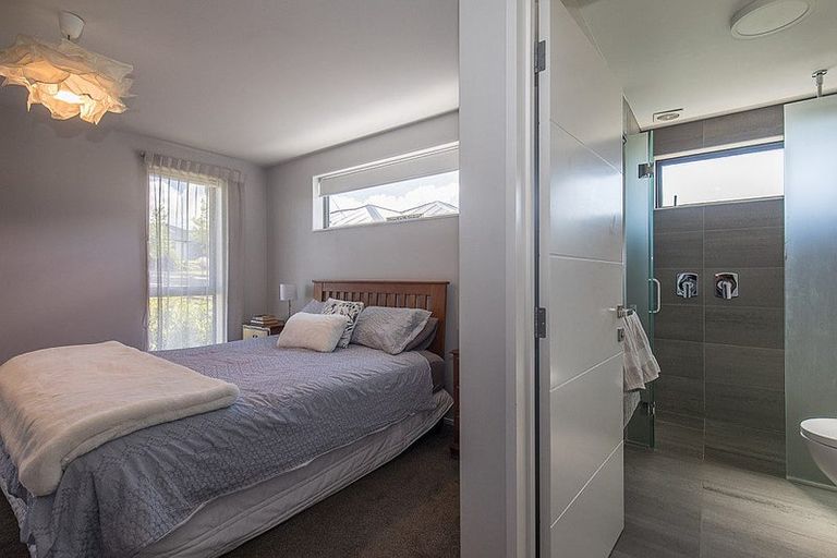 Photo of property in 48 Minaret Ridge, Wanaka, 9305