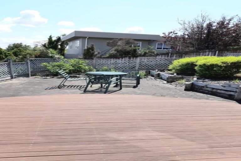 Photo of property in 25 Mallard Place, Unsworth Heights, Auckland, 0632