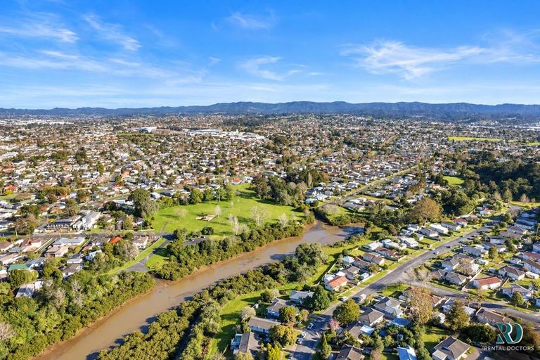 Photo of property in 38 Sunline Avenue, Massey, Auckland, 0614