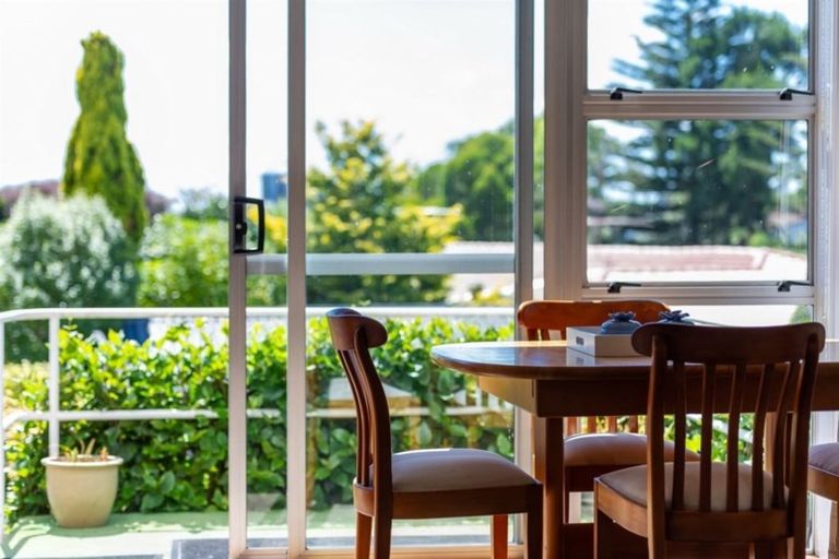 Photo of property in 2/16 Willerton Avenue, New Lynn, Auckland, 0600