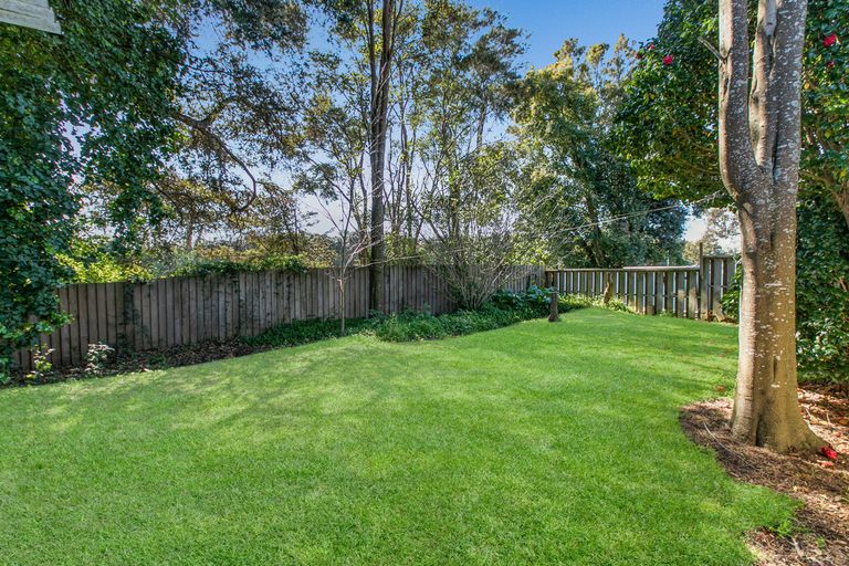 Photo of property in 52 Lawrence Crescent, Hillpark, Auckland, 2102