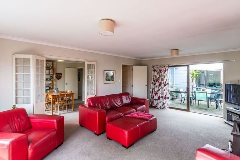 Photo of property in 39 Tennis Court Road, Raumati South, Paraparaumu, 5032